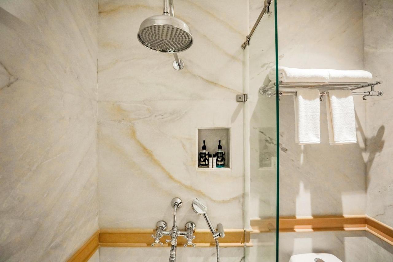 Saptapuri By Royal Orchid Hotels Limited Varanasi Exterior foto